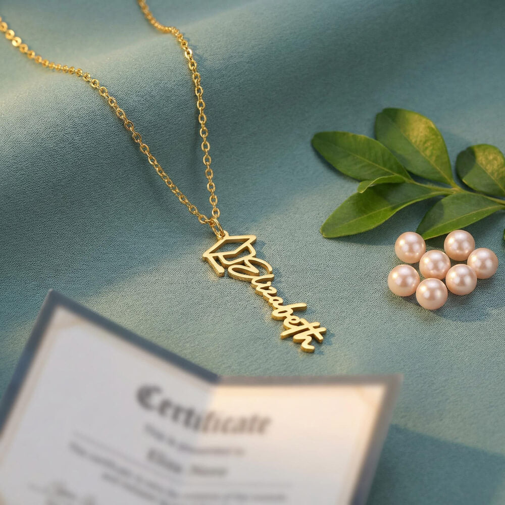 Personalized Graduation Name Necklace – Custom Gift for Graduate (Cap Charm)