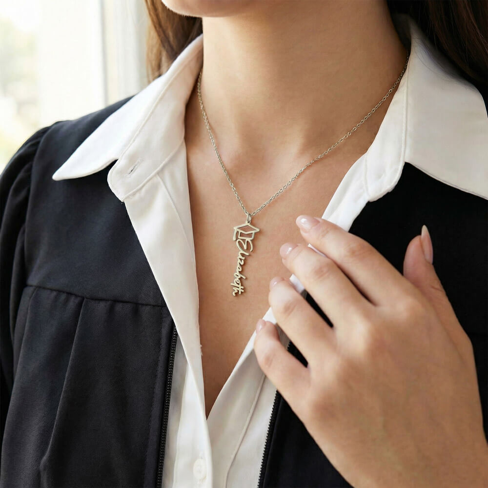 Personalized Graduation Name Necklace – Custom Gift for Graduate (Cap Charm)